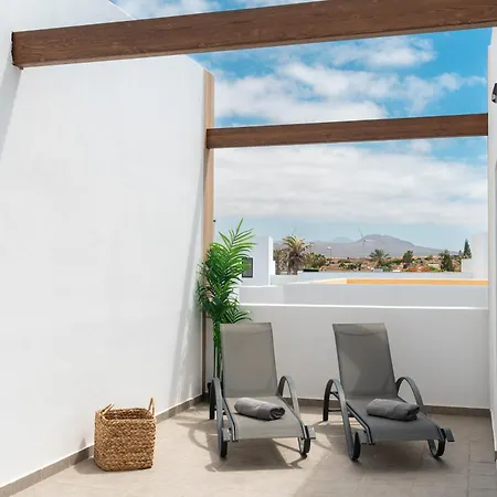 El Palmeral - With Terrace And Pool In Holiday home
