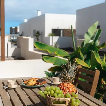 El Palmeral - With Terrace And Pool In Holiday home Corralejo