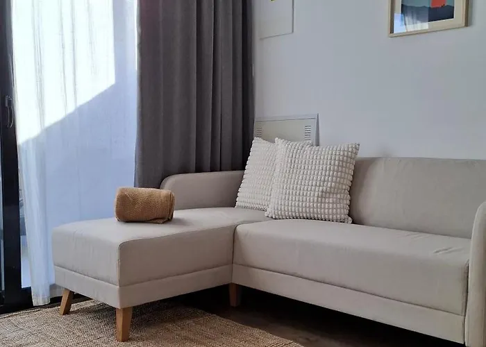 El Palmeral - With Terrace And Pool In