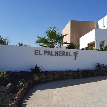 El Palmeral - House With Pool In *