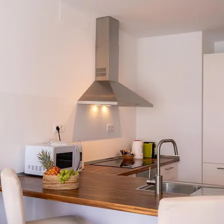 El Palmeral - House With Pool In