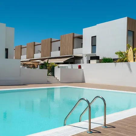 Semesterbostad El Palmeral - House With Pool In Corralejo