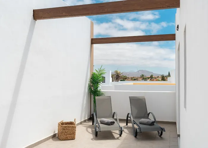 El Palmeral - With Terrace And Pool In Dom wakacyjny