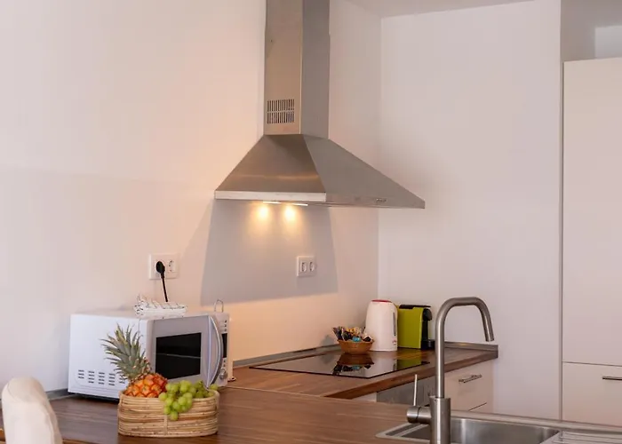 El Palmeral - With Terrace And Pool In