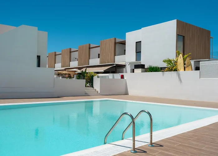 別荘 El Palmeral - With Terrace And Pool In コラレホ