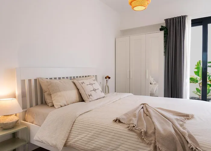 El Palmeral - With Terrace And Pool In 別荘