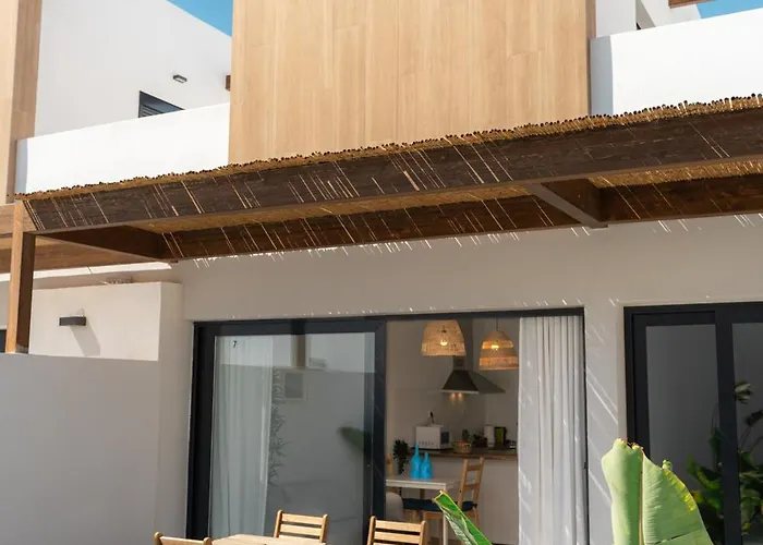 El Palmeral - With Terrace And Pool In